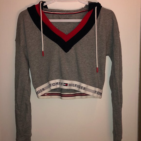Tommy Hilfiger Cropped Sweater - Picture 1 of 3